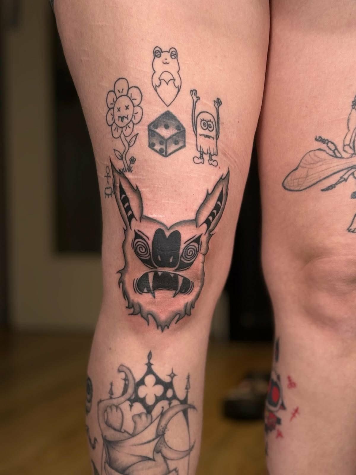 Bat Knee & Cartoon Flash